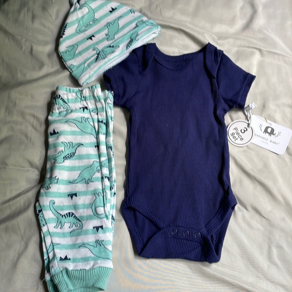 3 piece set. 3-6 month